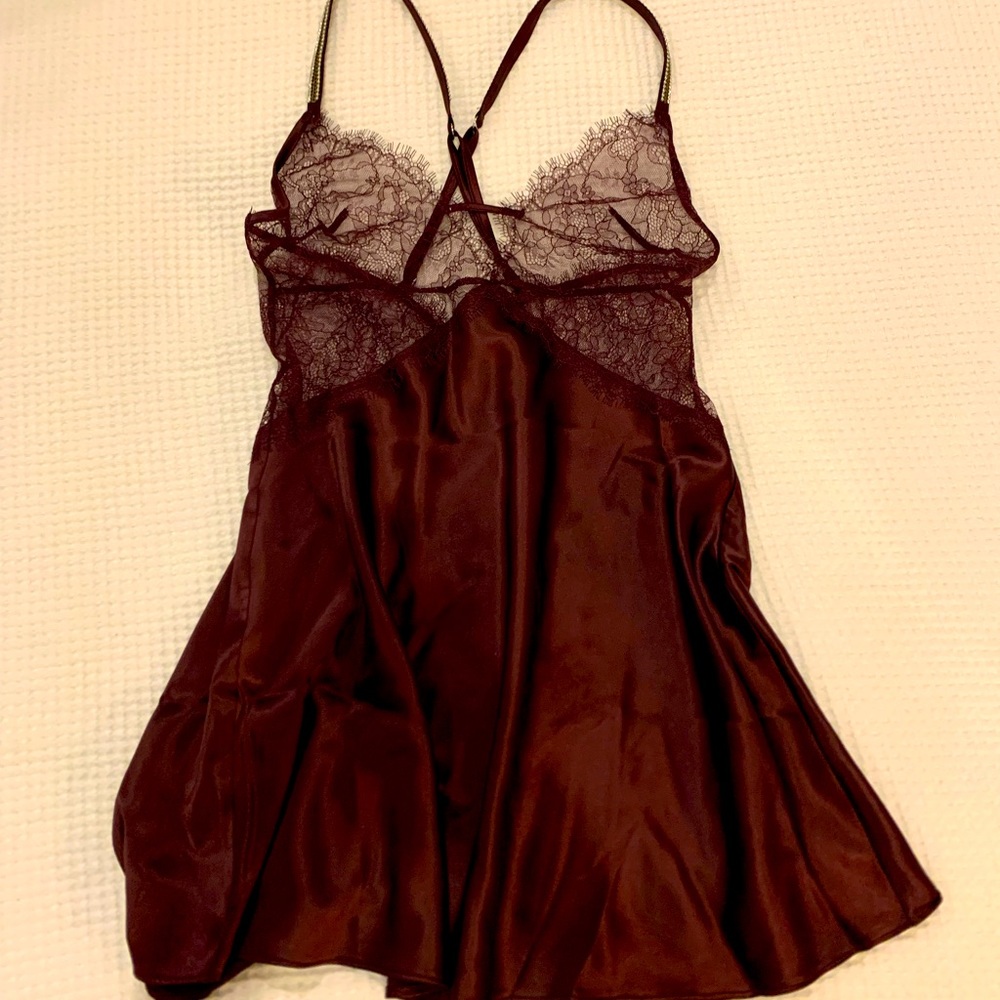 Victoria Secret Babydoll Lingerie in Plum (xs) with matching silky robe (xs)